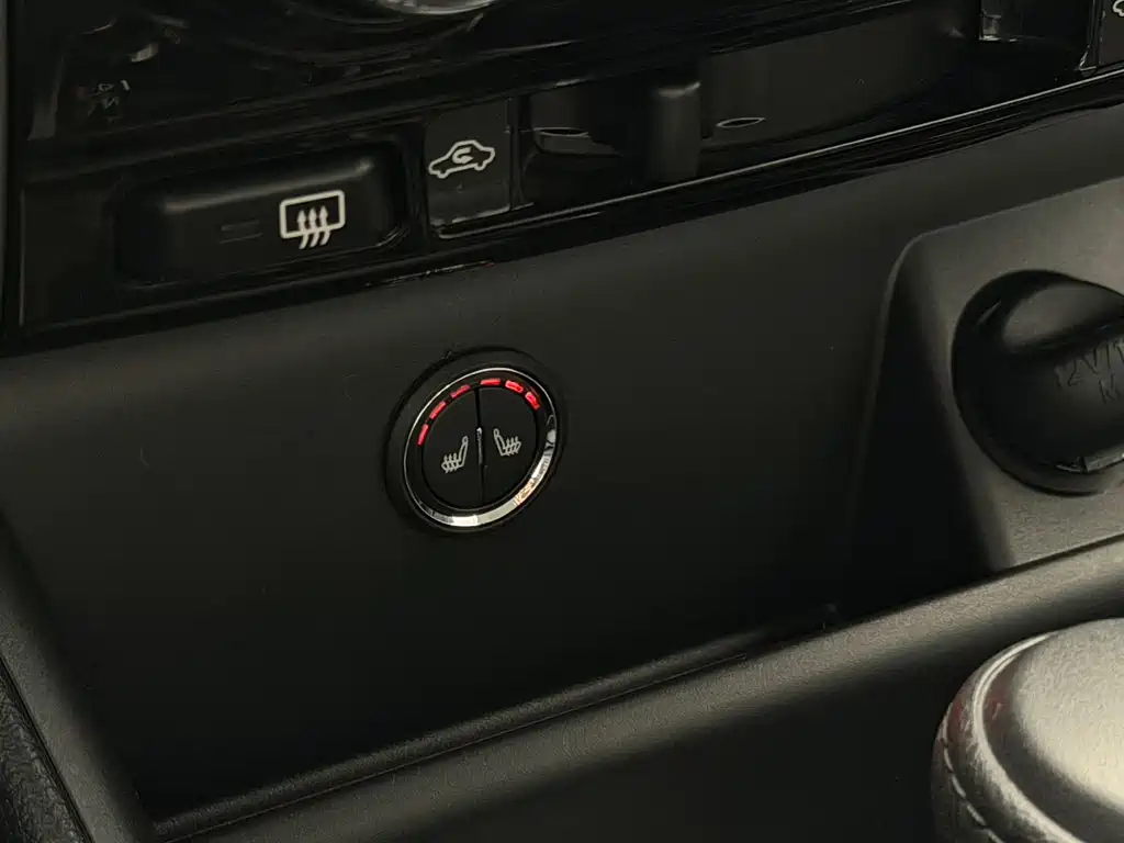 Toyota Yaris L — фото 14