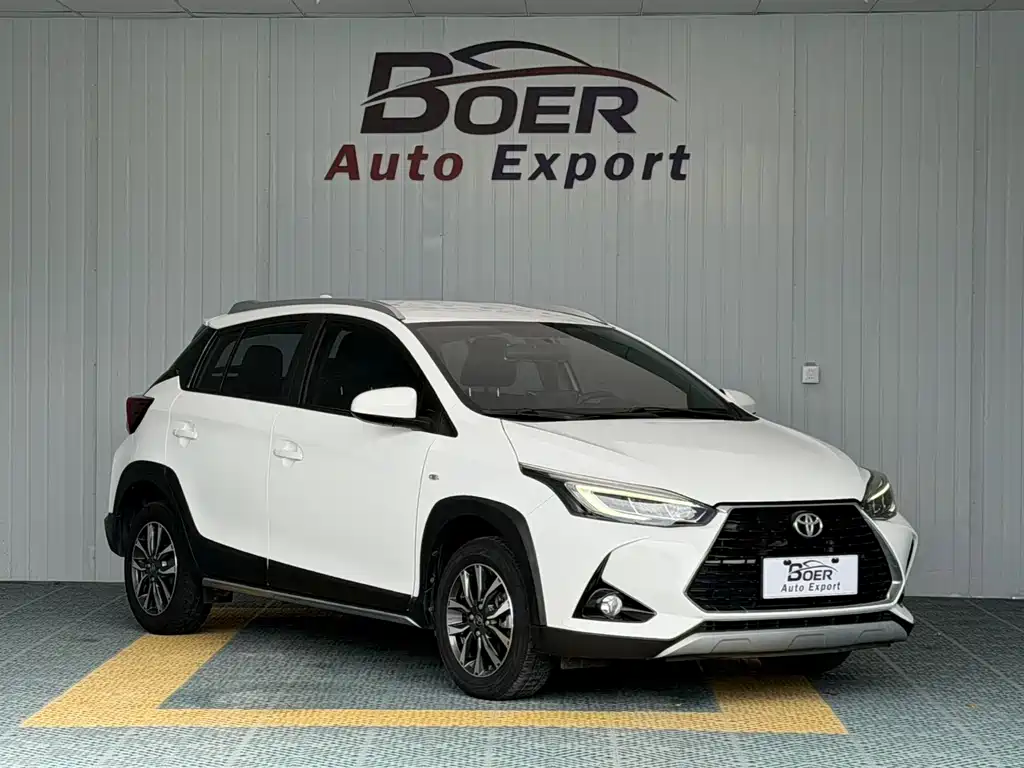 Toyota Yaris L — фото 3