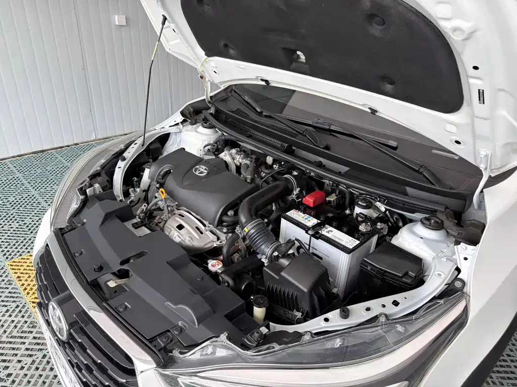 Toyota Yaris L — фото 22