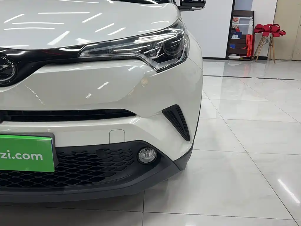 Toyota C-HR — фото 3