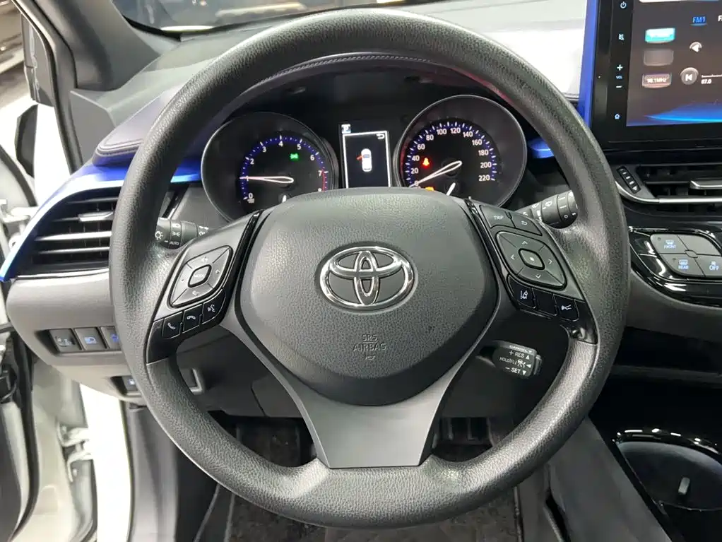 Toyota C-HR — фото 4