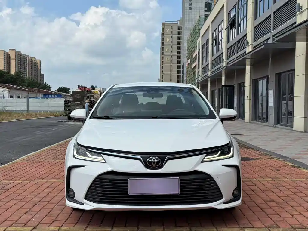 Toyota Corolla — фото 2