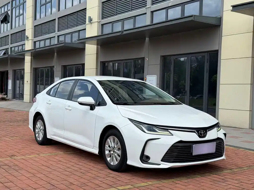 Toyota Corolla — фото 3
