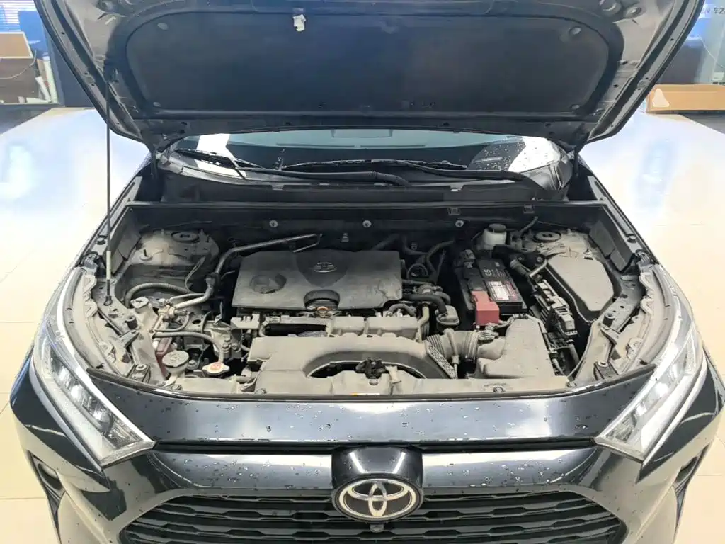 Toyota RAV4 — фото 20