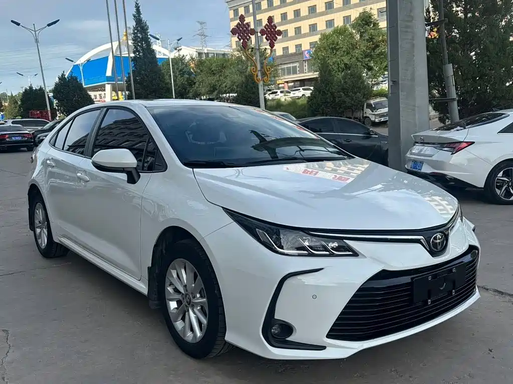 Toyota Corolla — фото 3