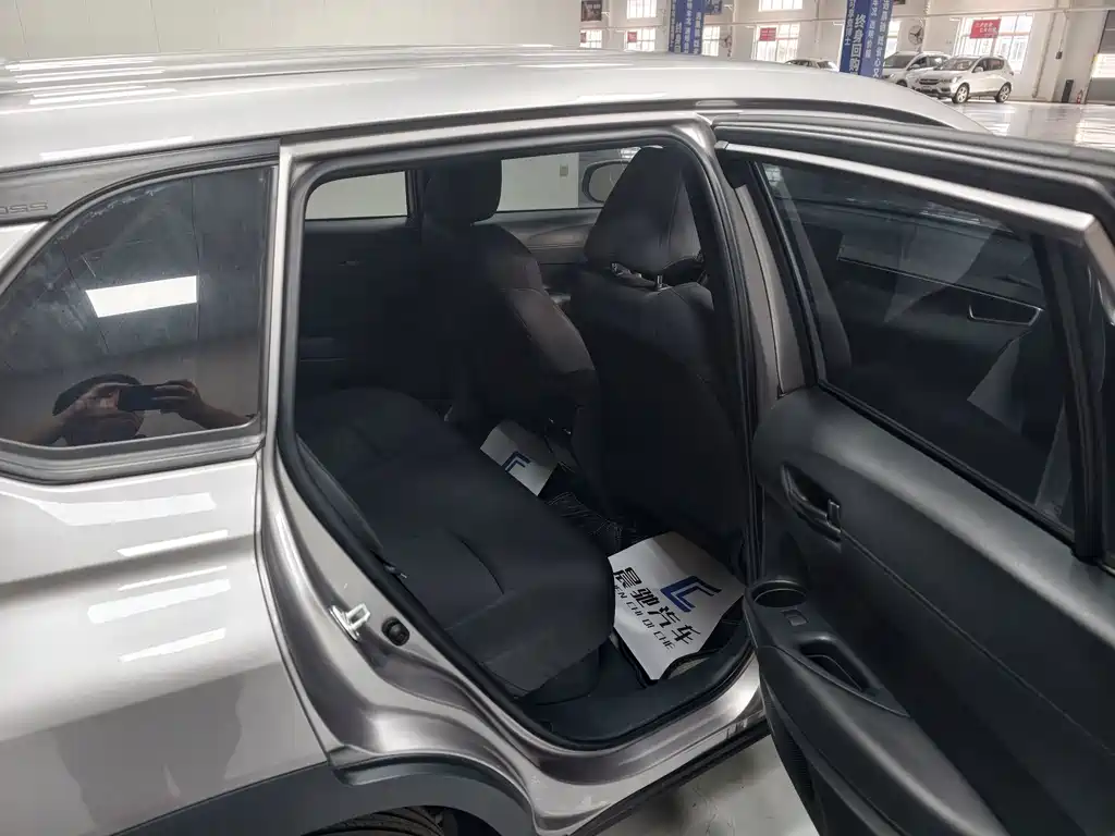 Toyota Corolla Cross — фото 18