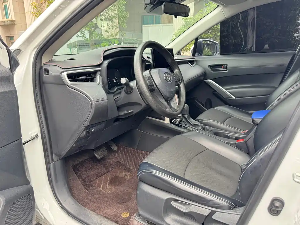 Toyota Corolla Cross — фото 4