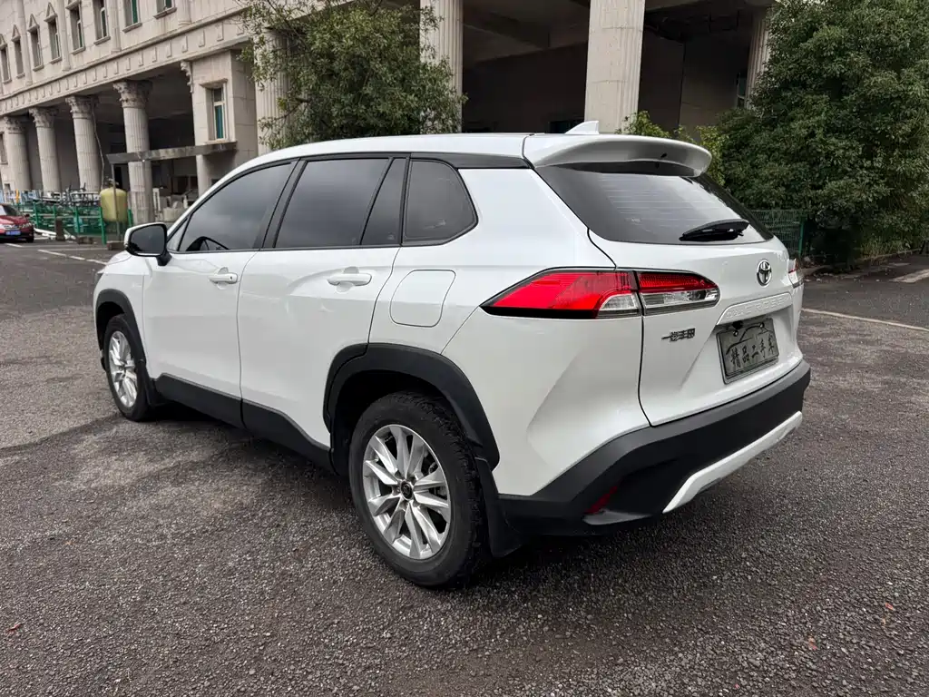Toyota Corolla Cross — фото 9