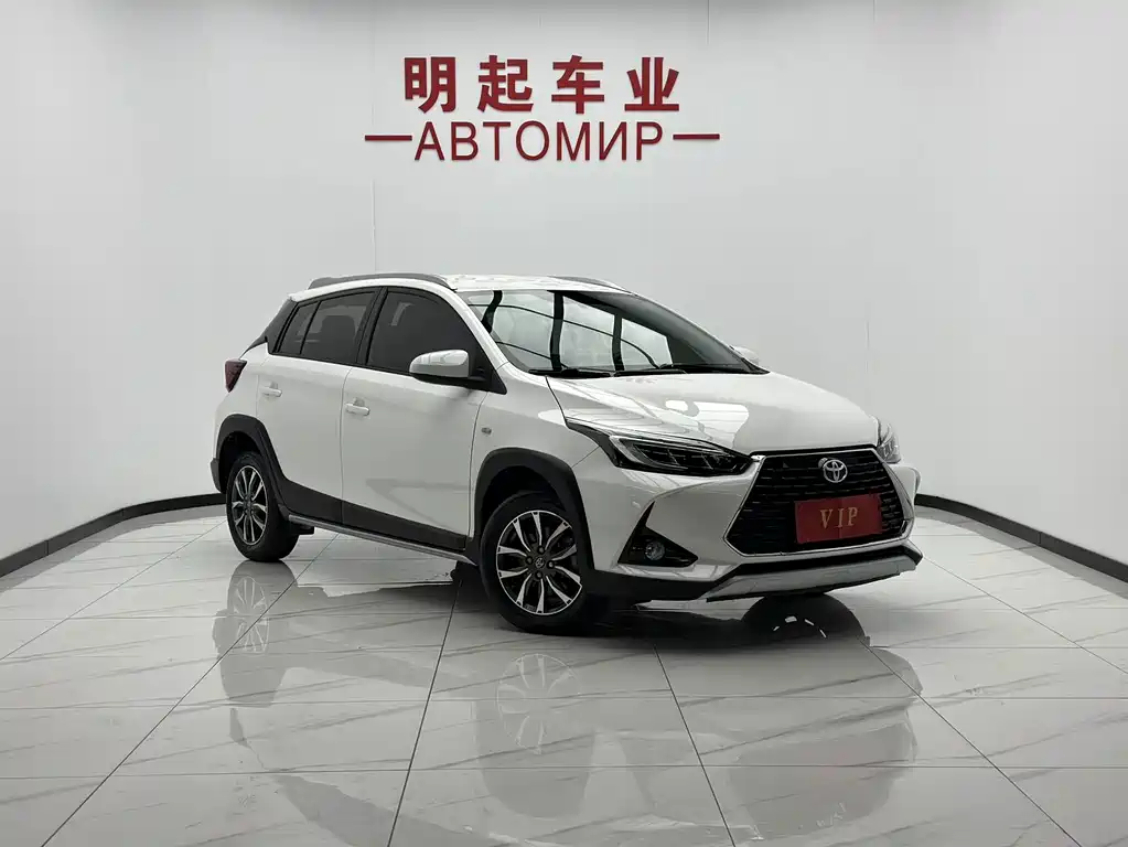 Toyota Yaris L — фото 2