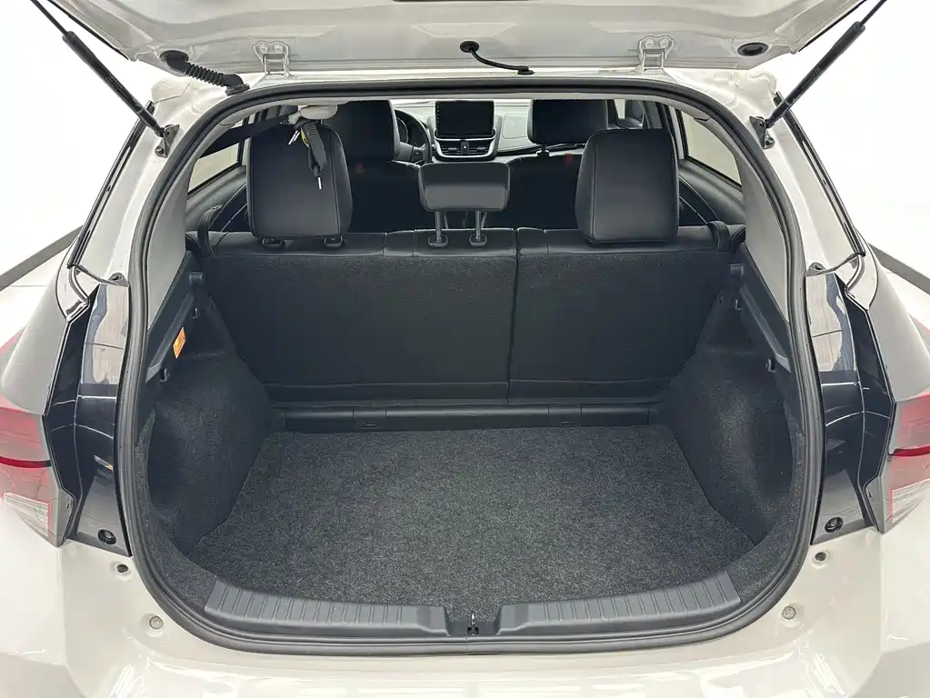 Toyota Yaris L — фото 17