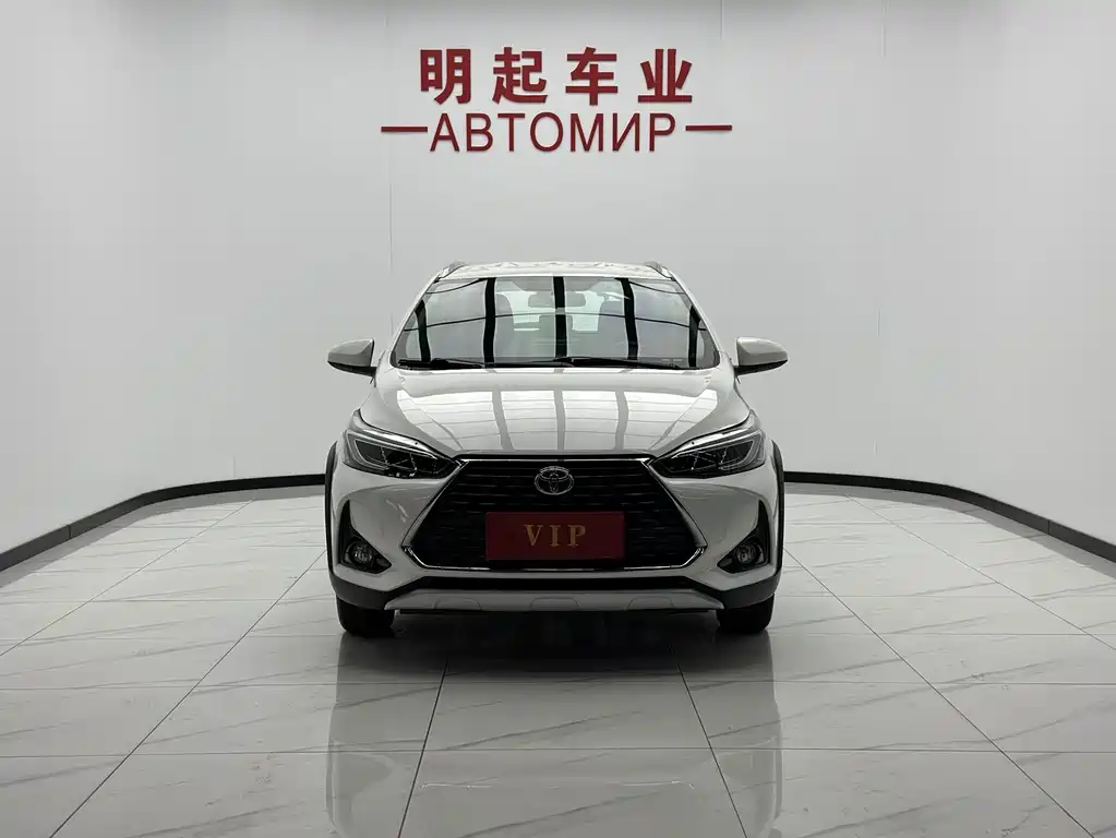 Toyota Yaris L — фото 3