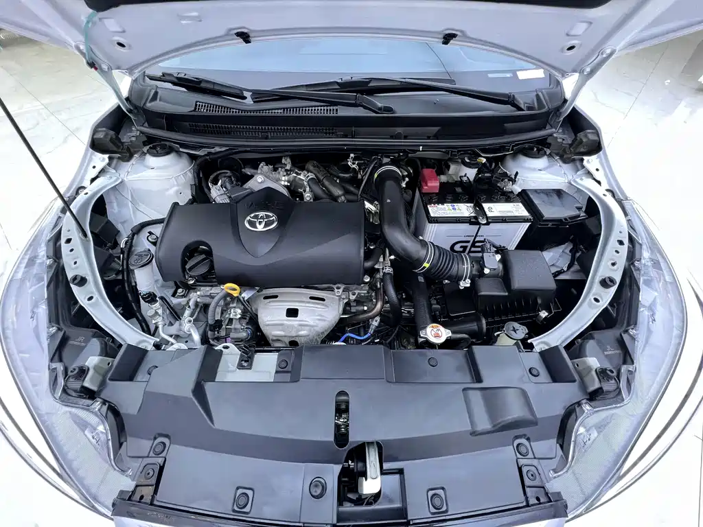 Toyota Yaris L — фото 18