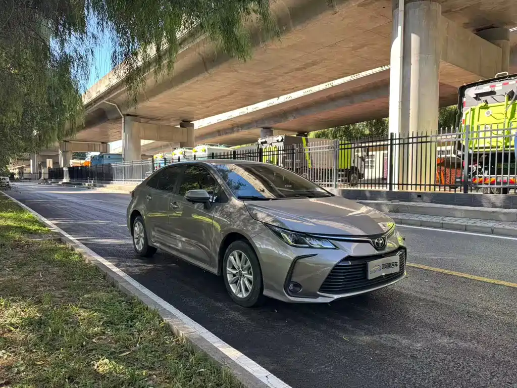Toyota Corolla — фото 3