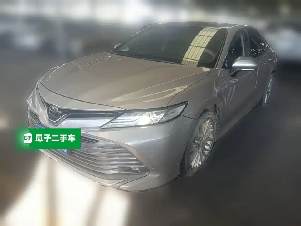 Toyota Camry — фото 3