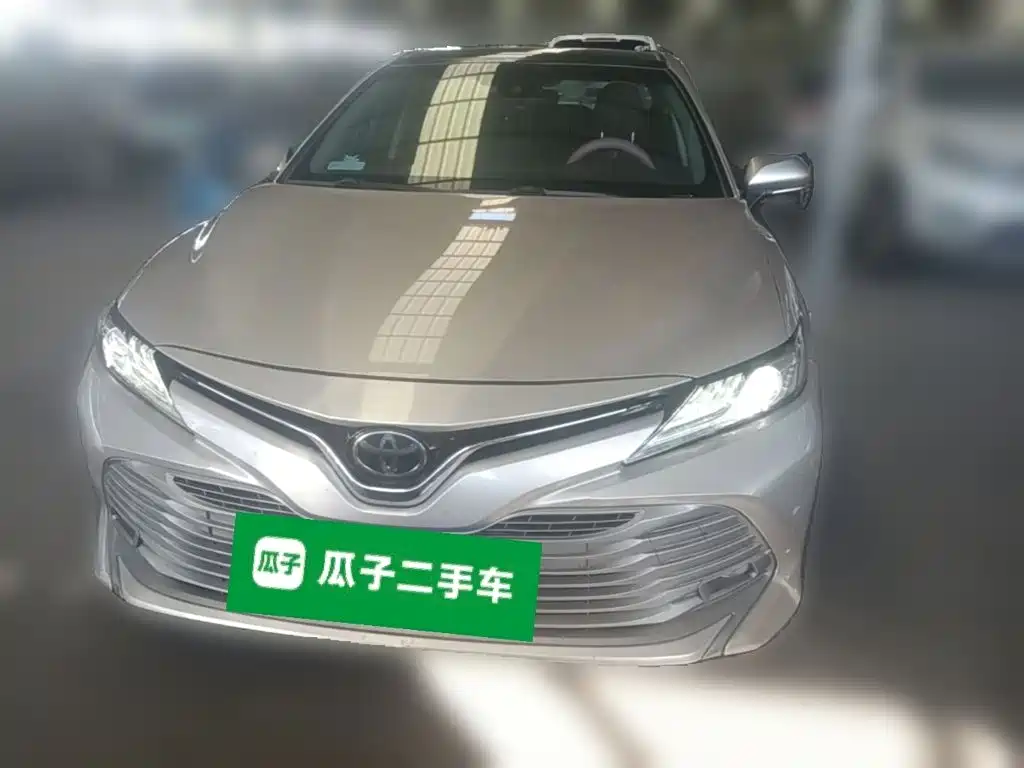 Toyota Camry — фото 5