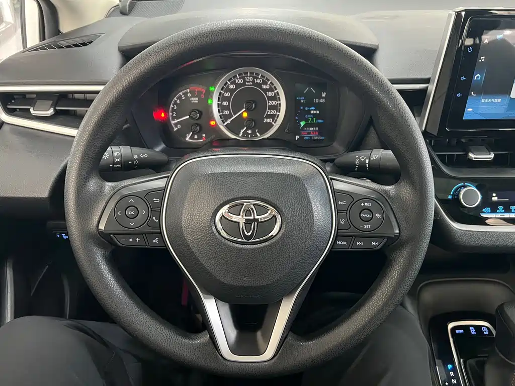 Toyota Corolla — фото 14