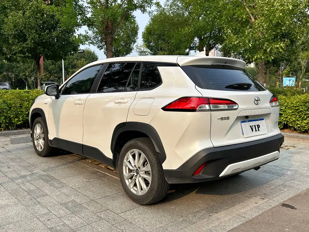 Toyota Corolla Cross — фото 11