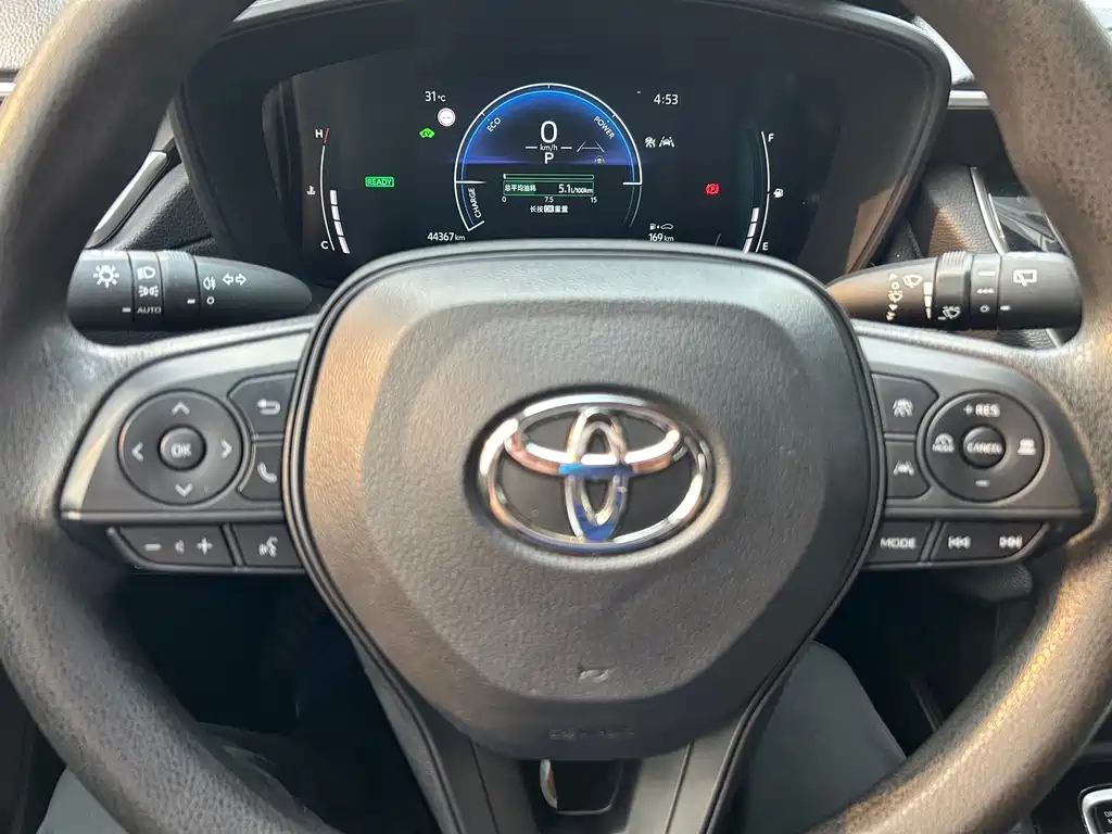 Toyota Corolla Cross — фото 13