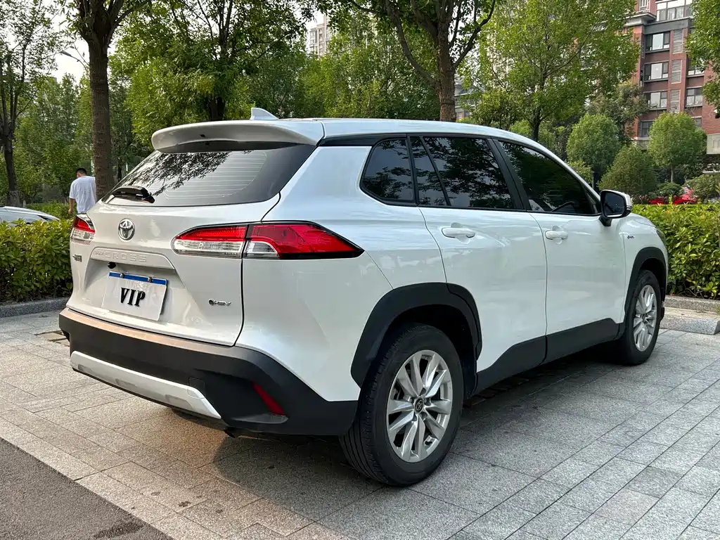 Toyota Corolla Cross — фото 10