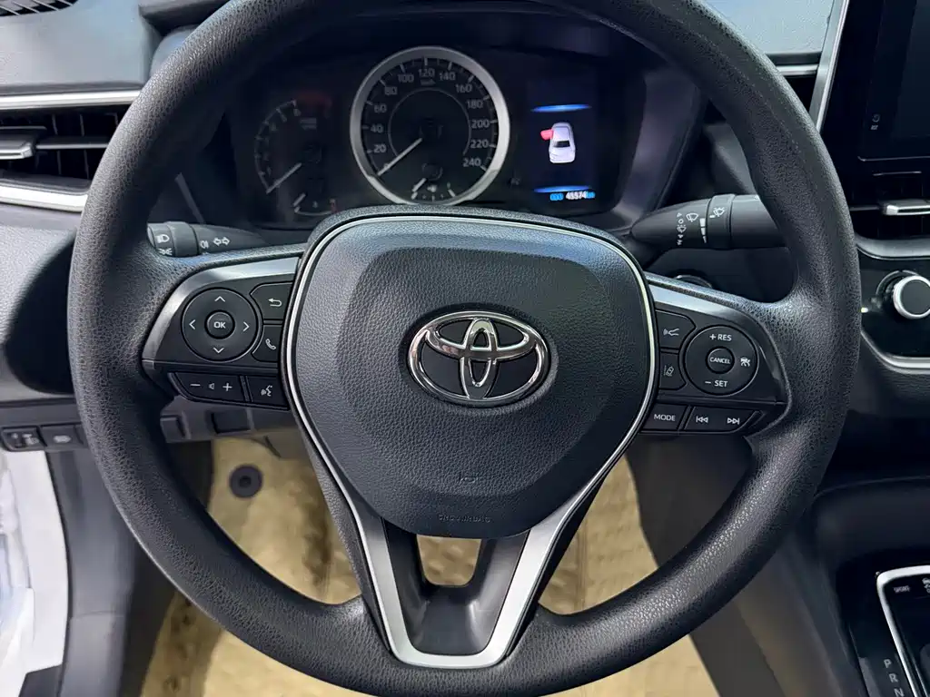 Toyota Corolla — фото 11