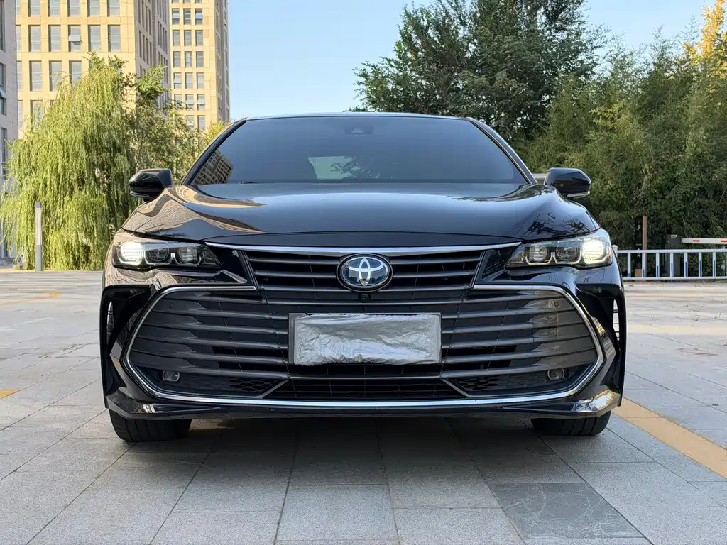 Toyota Avalon — фото 2