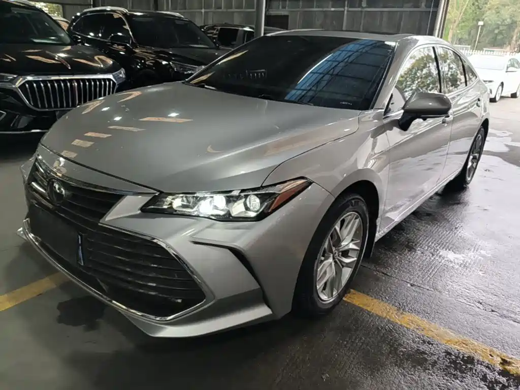 Toyota Avalon — фото 2