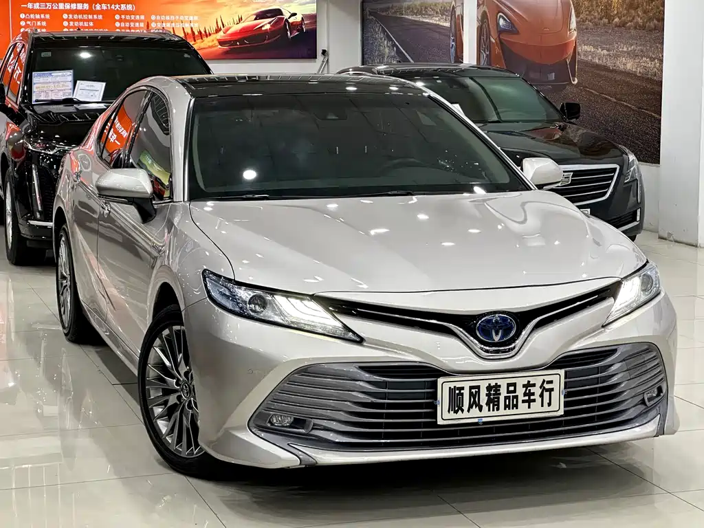 Toyota Camry — фото 5
