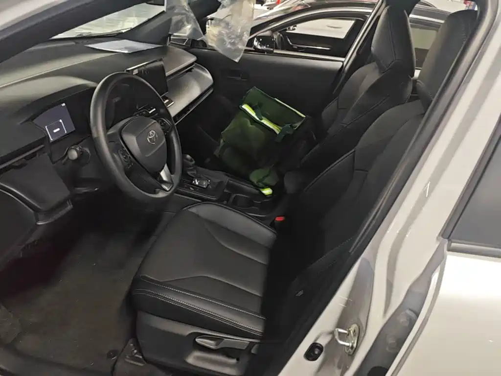 Toyota Corolla Cross — фото 15
