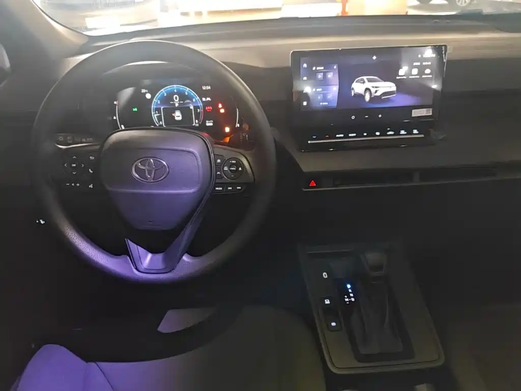 Toyota Corolla Cross — фото 10