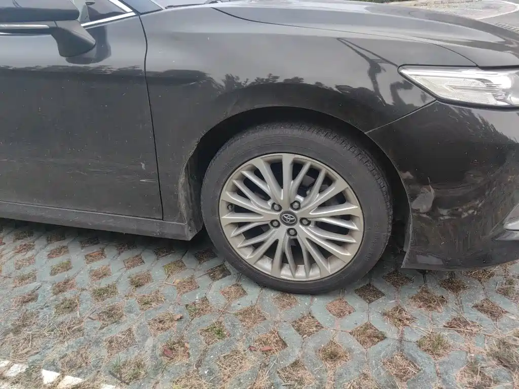 Toyota Camry — фото 24