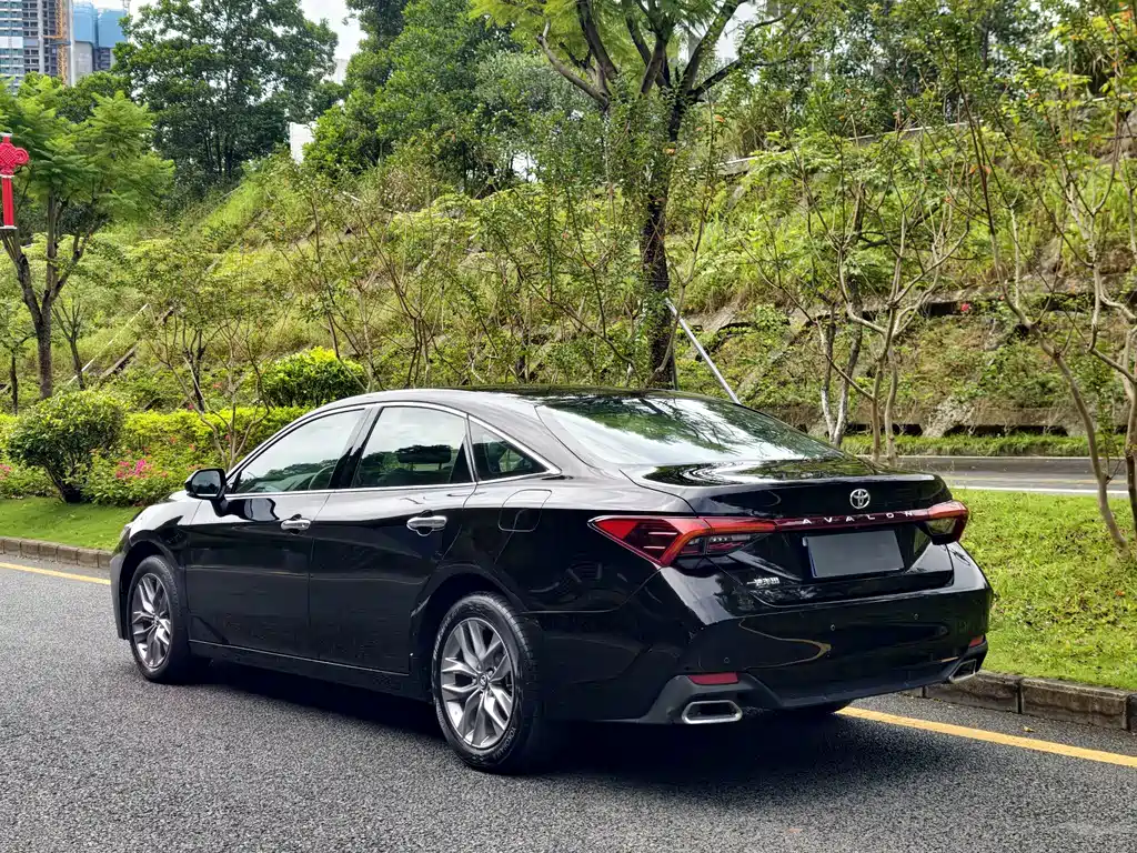 Toyota Avalon — фото 3