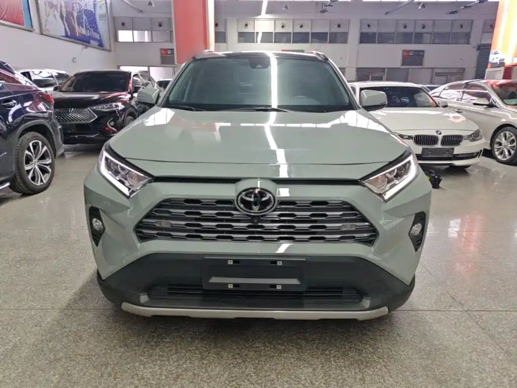 Toyota RAV4 — фото 3