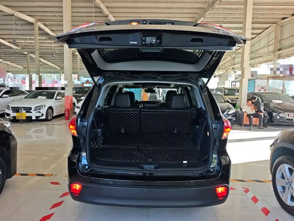 Toyota Highlander — фото 19