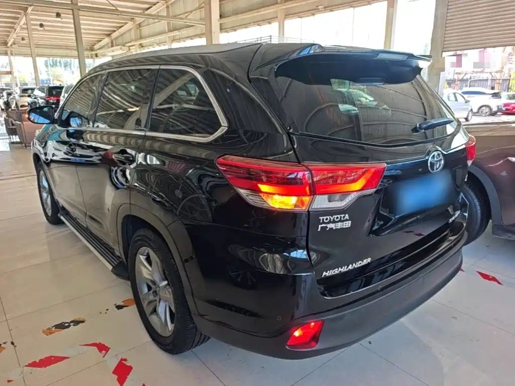 Toyota Highlander — фото 5