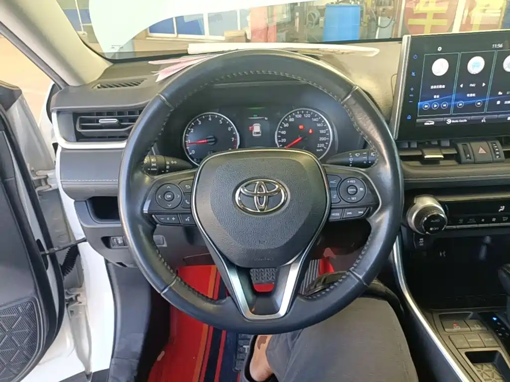 Toyota Wildlander — фото 11