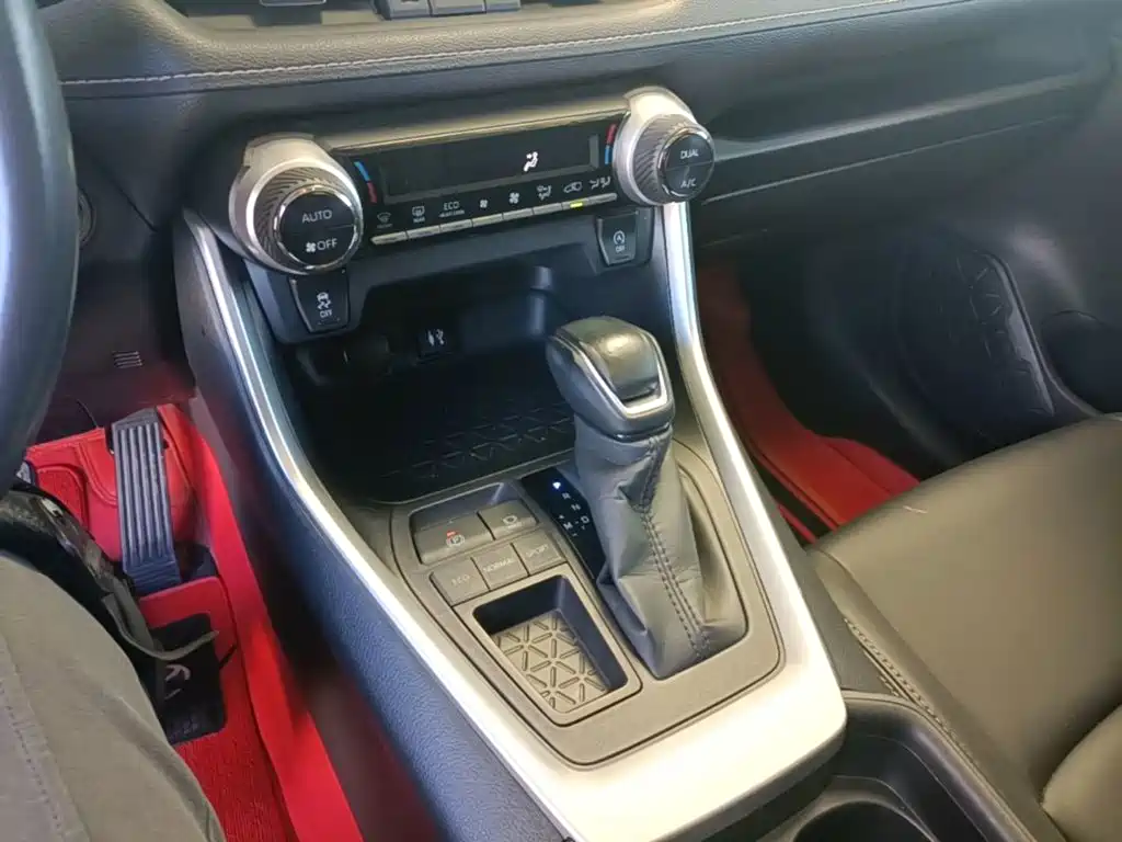 Toyota Wildlander — фото 14