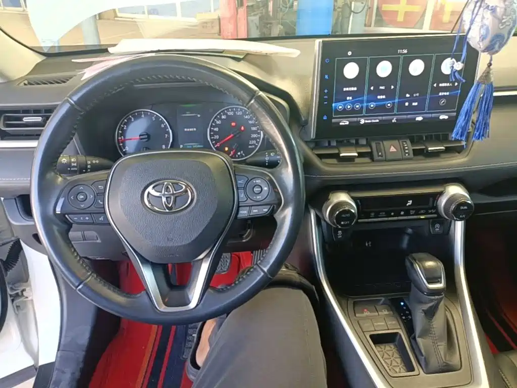 Toyota Wildlander — фото 10