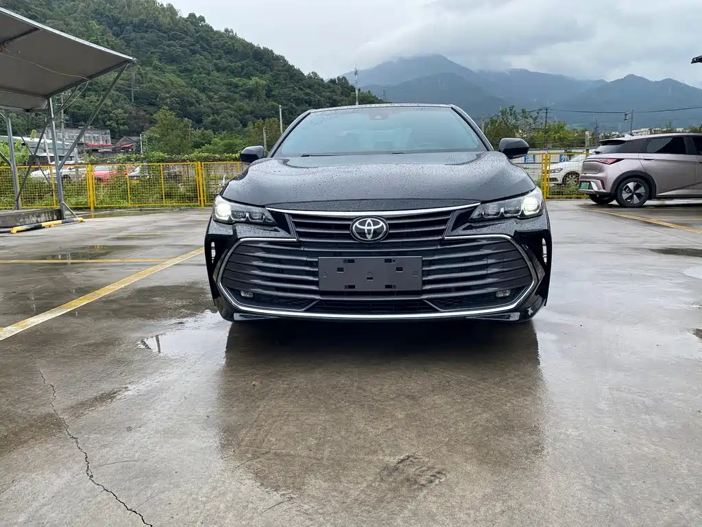Toyota Avalon — фото 2