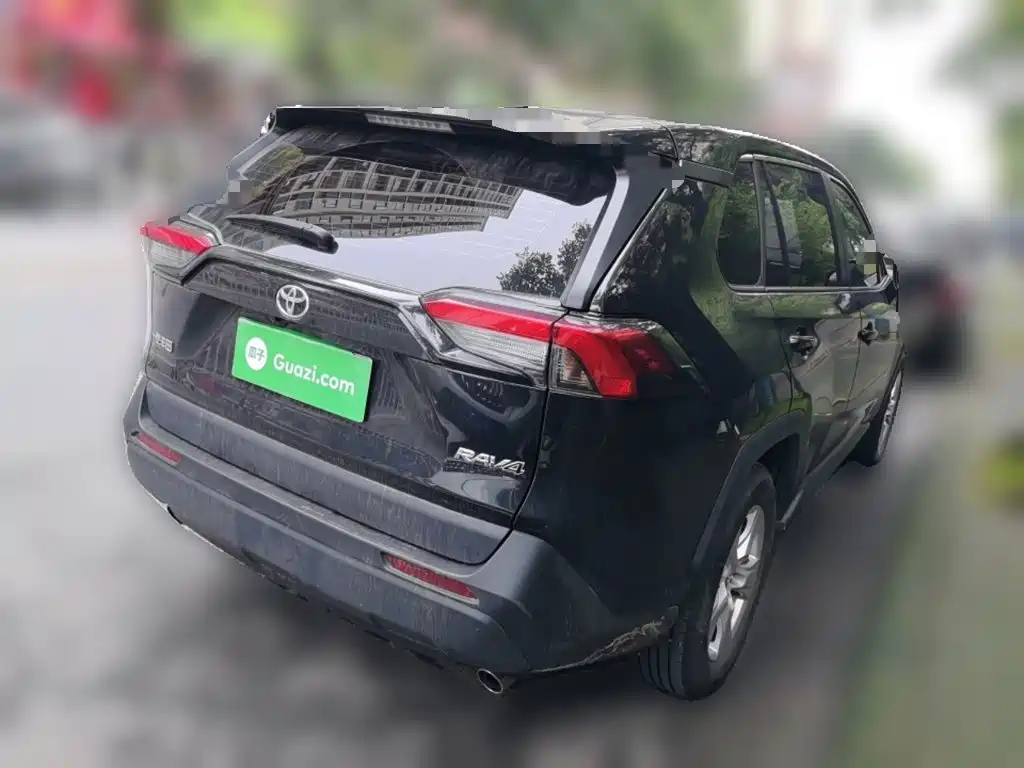 Toyota RAV4 — фото 4