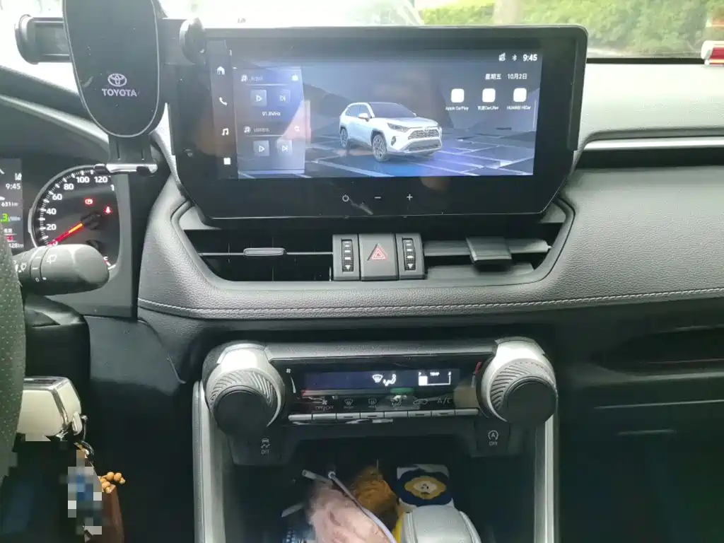 Toyota RAV4 — фото 9