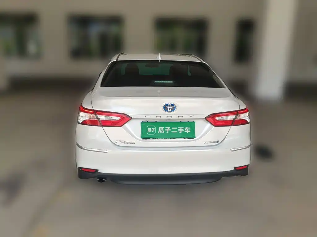 Toyota Camry — фото 3