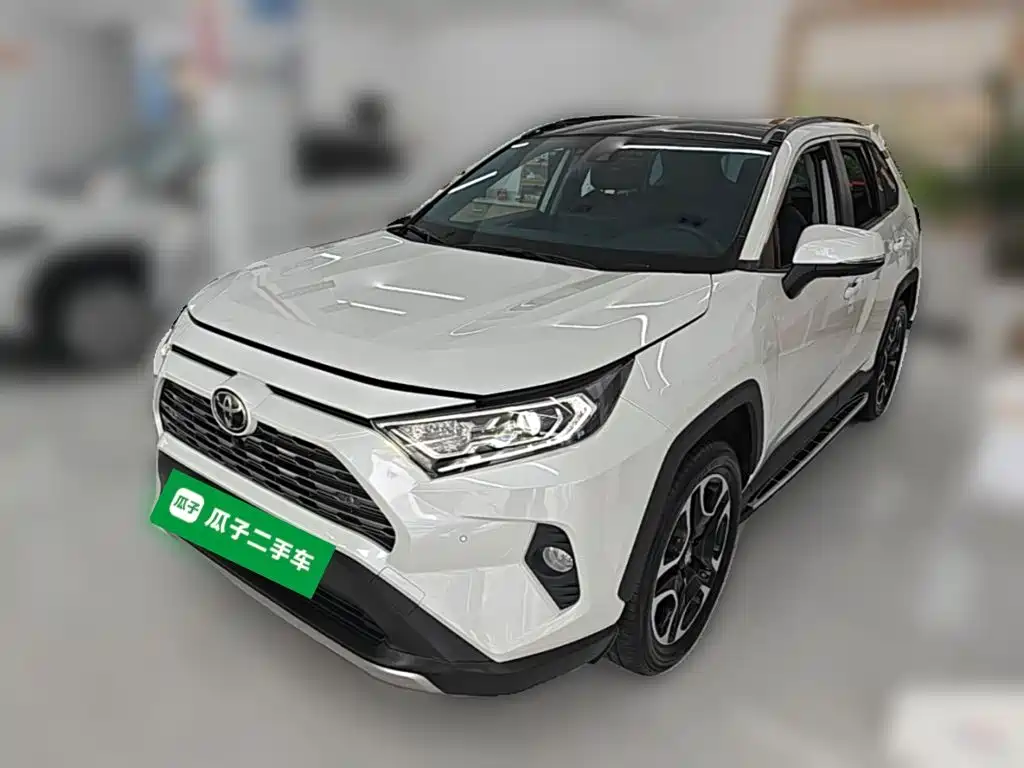 Toyota RAV4 — фото 3