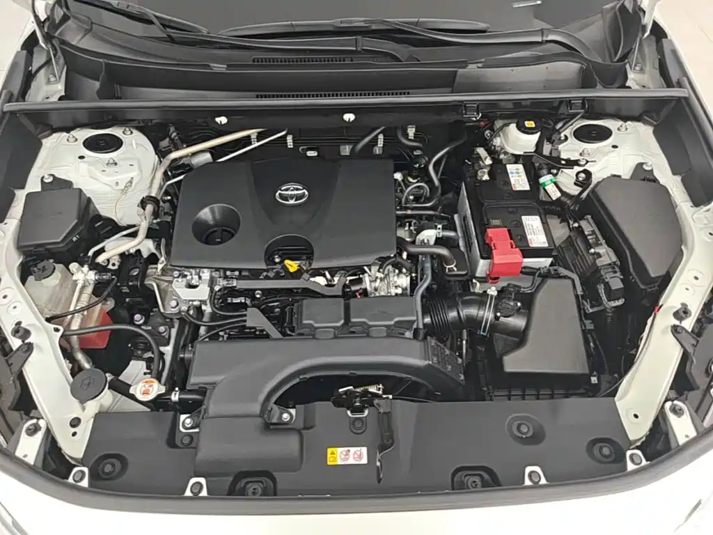 Toyota RAV4 — фото 25