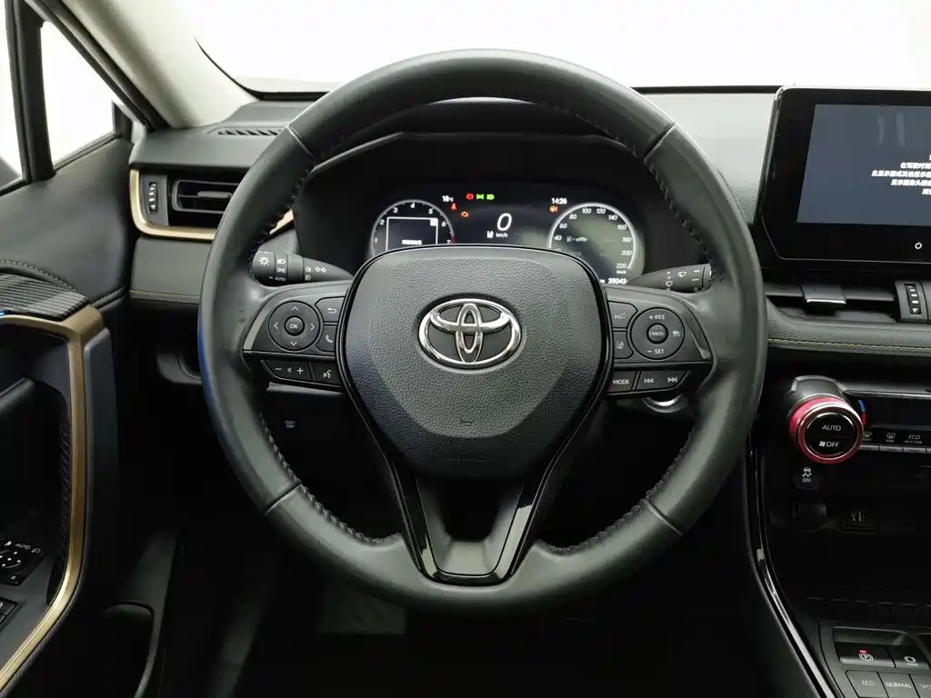 Toyota Wildlander — фото 11
