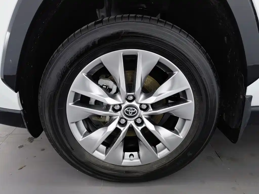 Toyota Wildlander — фото 17