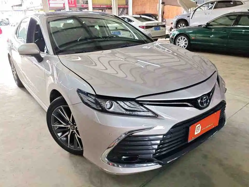 Toyota Camry — фото 2