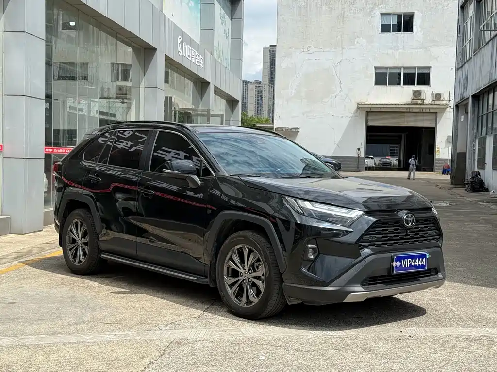 Toyota RAV4 — фото 3