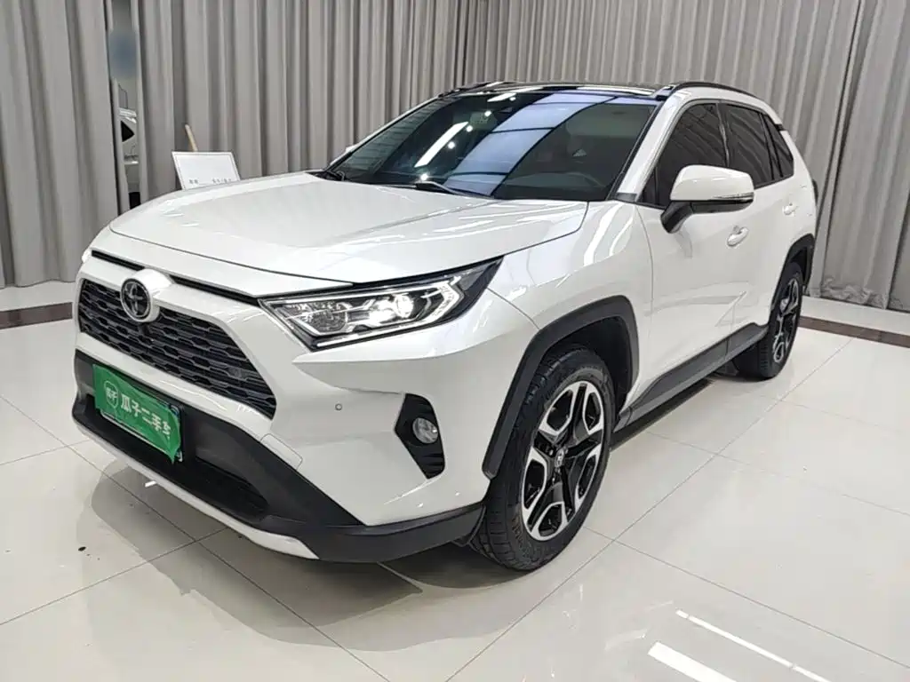 Toyota RAV4 — фото 2