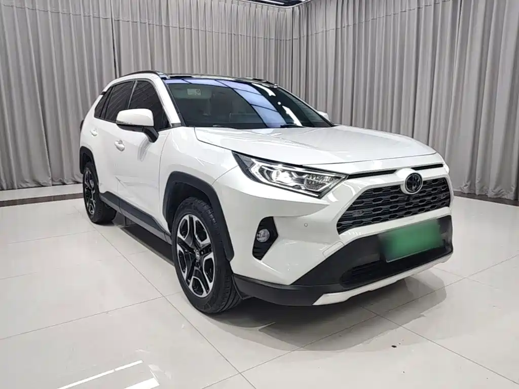 Toyota RAV4 — фото 4