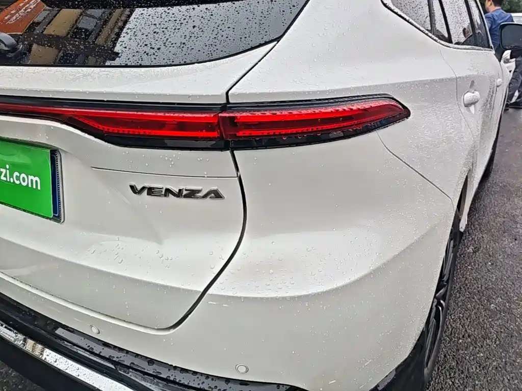 Toyota Venza — фото 8